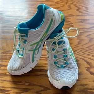 Women size 8 ASICS ajar gel shoes